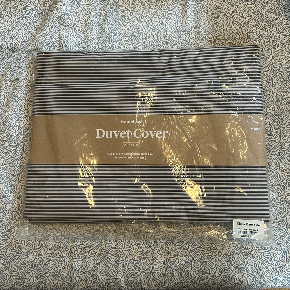 BRAND NEW in package Brooklinen full/queen classic percale duvet cover